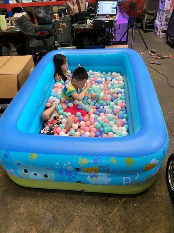 Sangda Three-Ring Rectangular Inflatable Pool with electric Pump – 210 cm